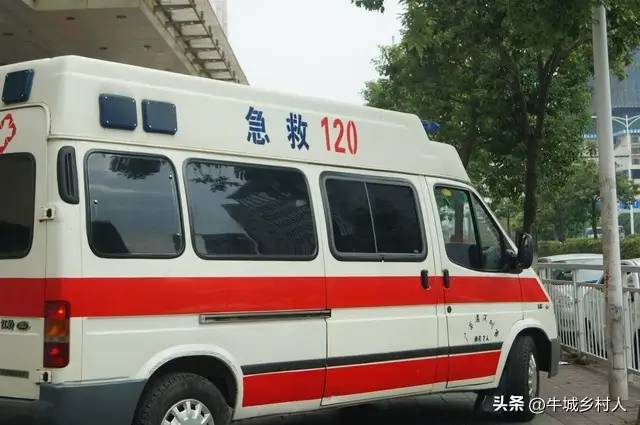 因报销费用问题，肇事公交司机拒绝120拉走受伤者，导致伤者死亡